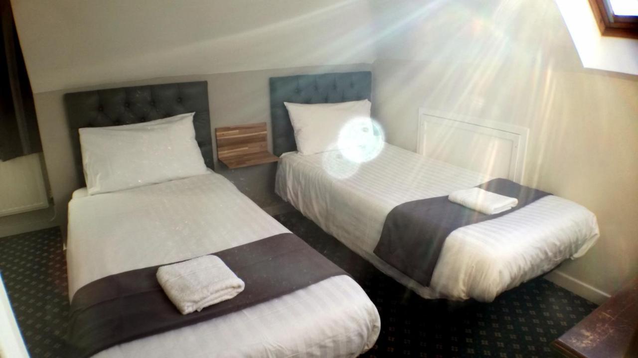 The Mawney Hotel Ромфорд Экстерьер фото